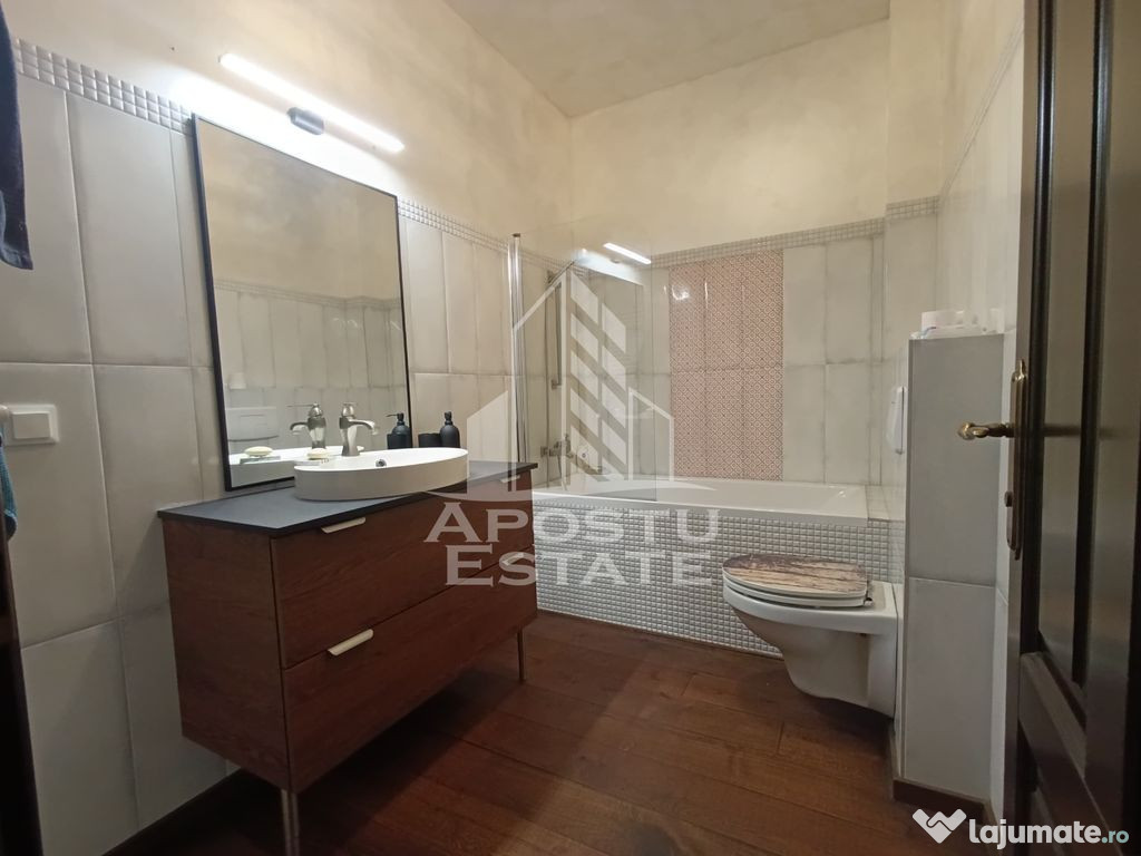 Apartament 3 camere pe doua nivele, 2 bai, zona Ronat! 