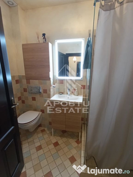 Apartament 3 camere pe doua nivele, 2 bai, zona Ronat! 