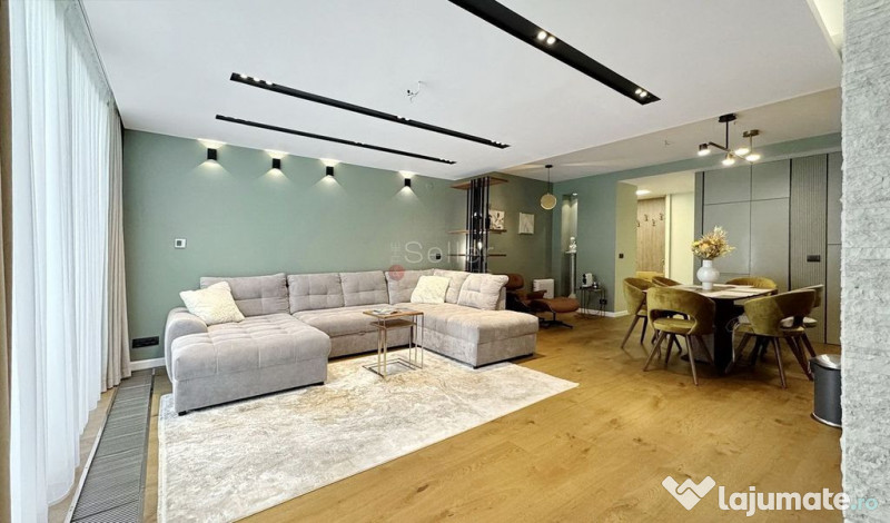 Terase generoase cu vederea spre padure 