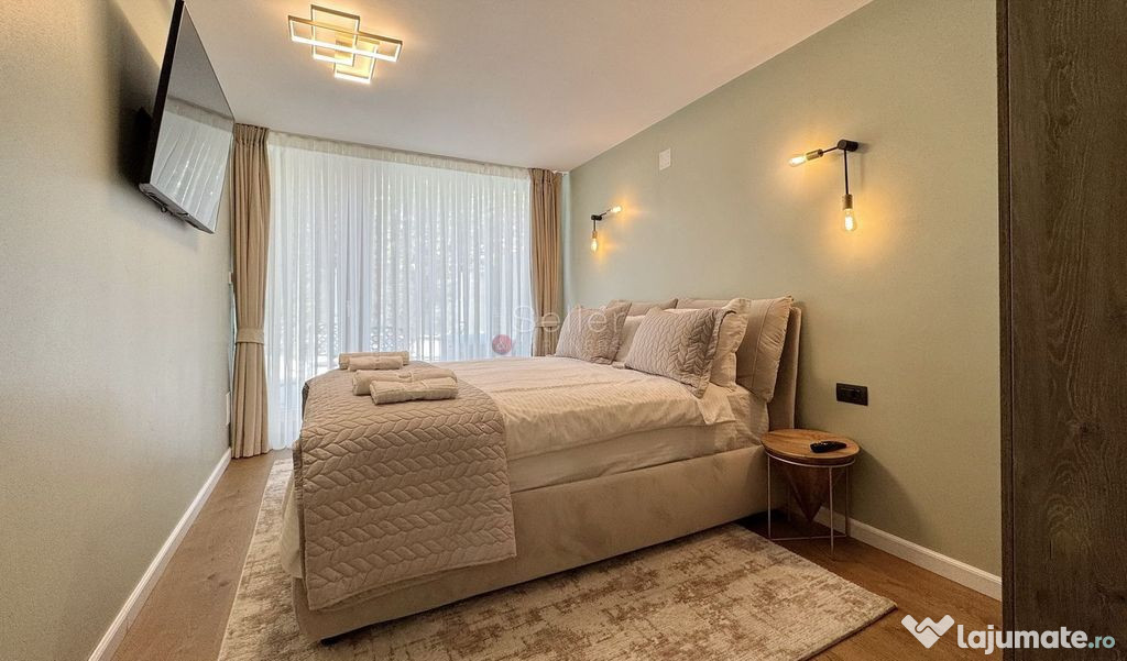 Terase generoase cu vederea spre padure 