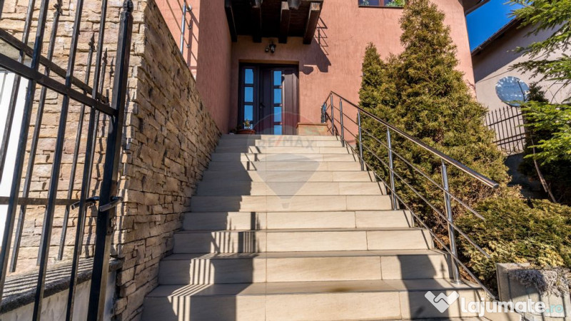 Casa de vanzare, 6 camere, zona Baciu, 175 mp util 