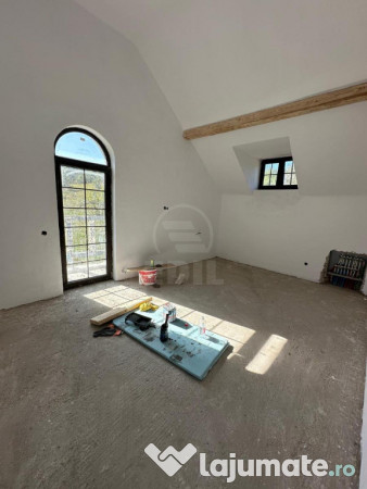 Casa individuala de vanzare 