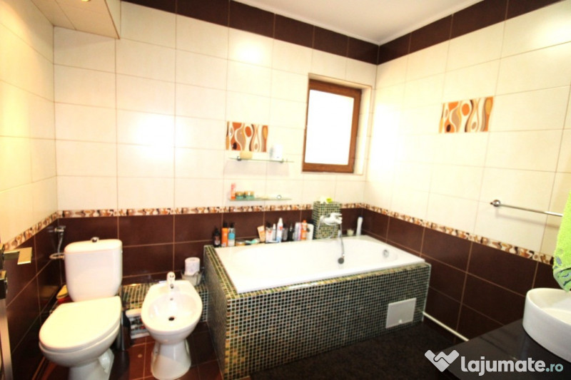 Vilă Modernă P+1 Micro 17 – 261 mp, Panouri Solare 22kW și Teren 436 m