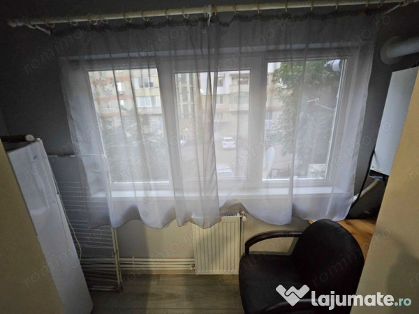 Se inchiriaza garsoniera in zona Tractorul 