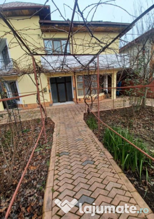 VILA(P 1), zona Centru-Vechi, Caramida, MERITA VAZUTA! 