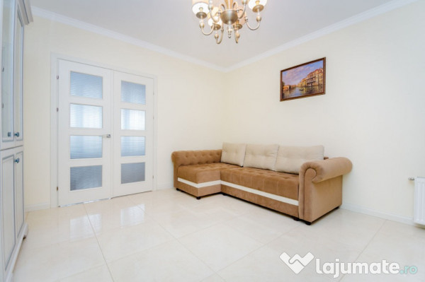 De inchiriat 2 camere in zona Tractorul