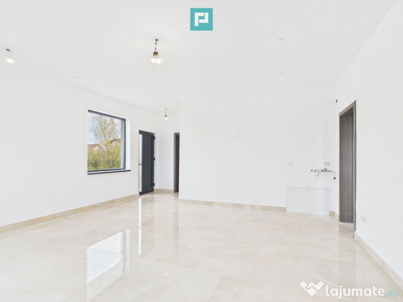 Casă Individuală cu 2 Apartamente în Giarmata Vii 