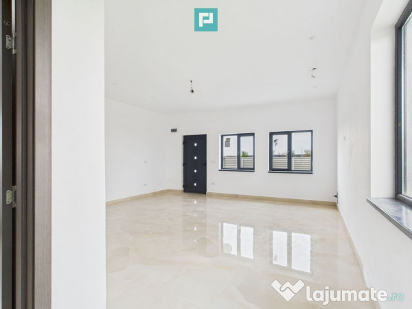 Casă Individuală cu 2 Apartamente în Giarmata Vii 