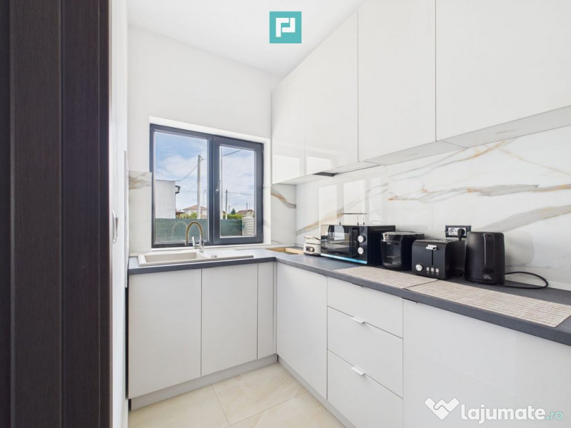Casă Individuală cu 2 Apartamente în Giarmata Vii 