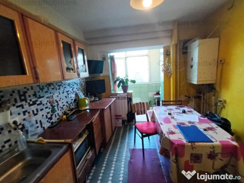 3 camere confort 1 Decomandat SPATIOS etaj 2 Piata Vidin 