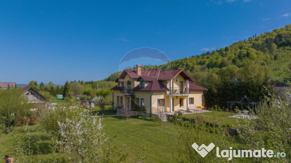 Vilă în zona Glăjărie, 10 camere, Sp + E + M, teren 2...