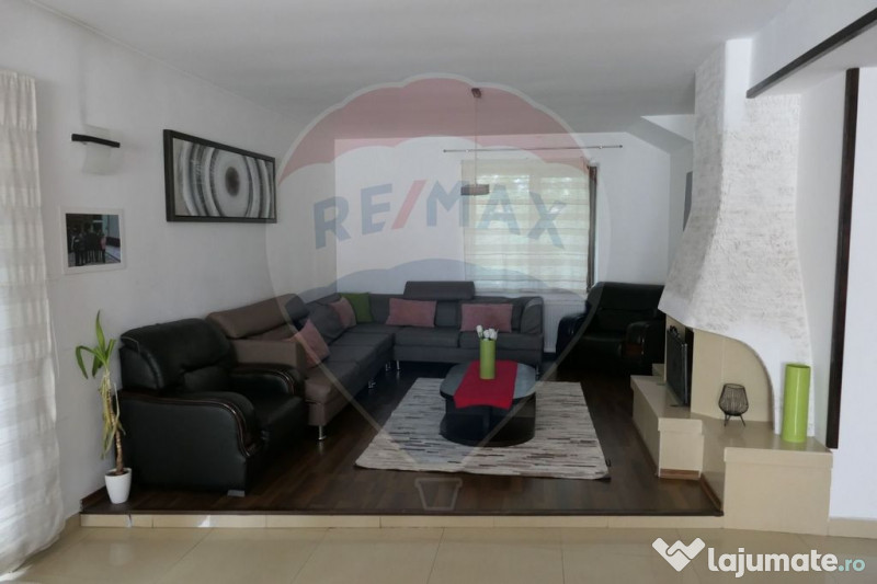 Vilă cu 10 camere de vânzare în zona Centrala 