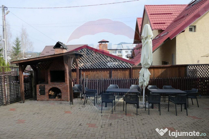 Vilă cu 10 camere de vânzare în zona Centrala 