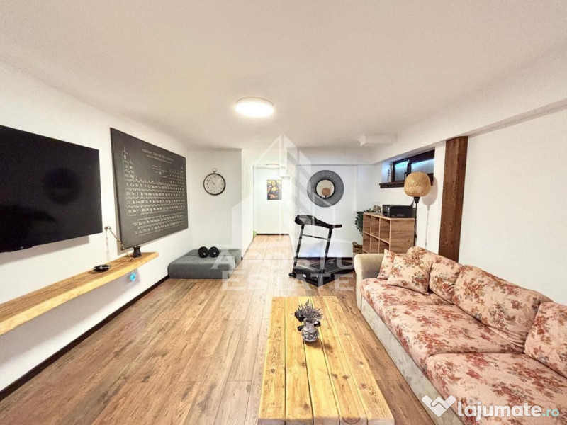 Casa individuala cu 5 camere pe 3 nivele, in Sanandrei