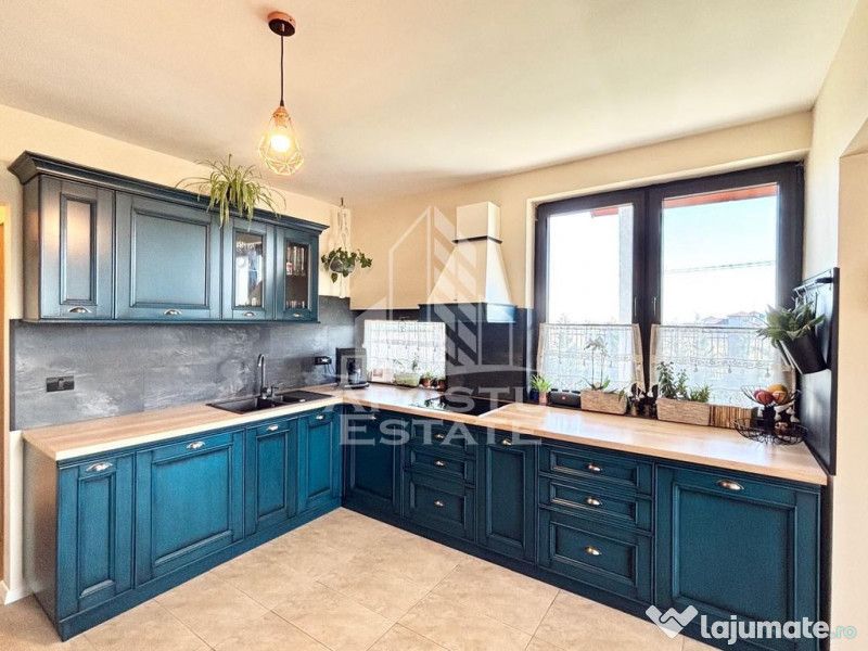 Casa individuala cu 5 camere pe 3 nivele, in Sanandrei