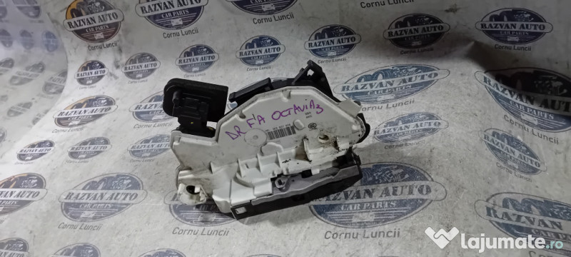 Broasca dreapta fata Skoda Octavia 3 2015