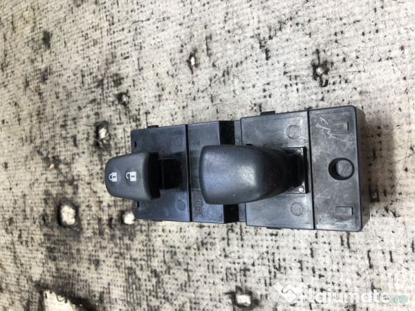 Butoane geamuri electrice Nissan Juke 2011