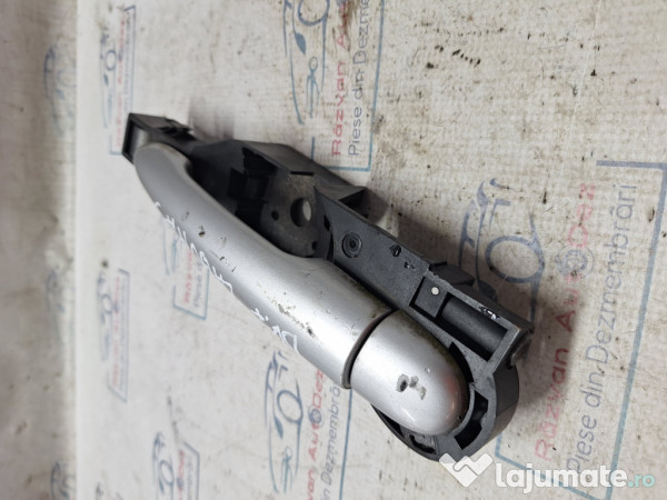 Maner exterior dreapta fata Renault Laguna 3 - Benzina 2010