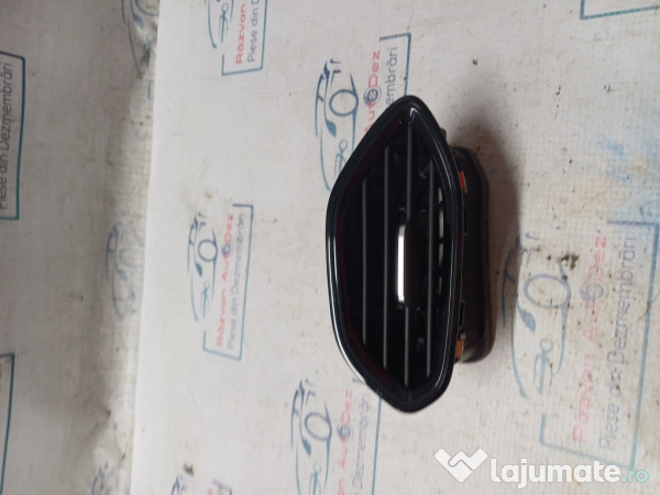 Grila ventilatie dreapta Opel Crossland X 1.2 Benzina 2018