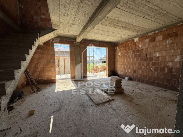 Case insiruite cu 3 camere, bucatarie inchisa, toate util... 