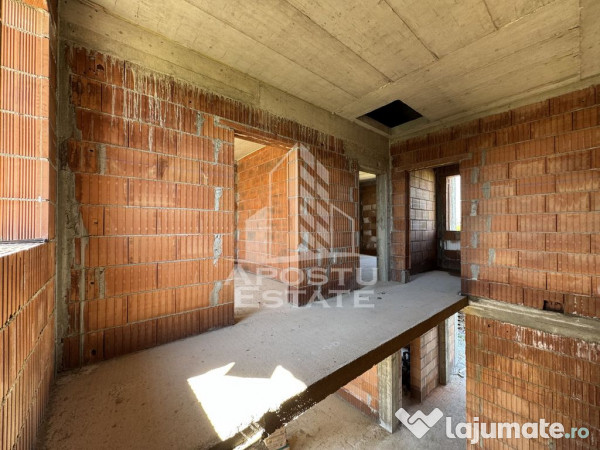 Case insiruite cu 3 camere, bucatarie inchisa, toate util... 