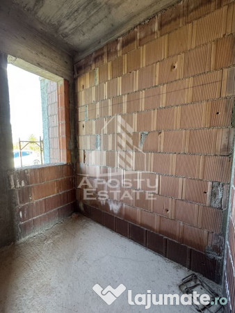 Case insiruite cu 3 camere, bucatarie inchisa, toate util... 