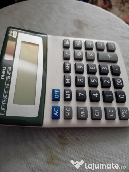 Calculator mic de birou 