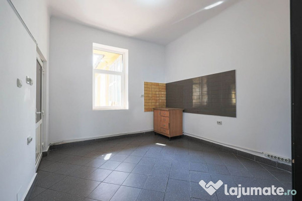 Locație excelentă: Spațiu comercial Reprezentanță sa... 