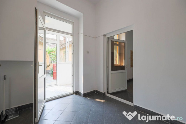 Locație excelentă: Spațiu comercial Reprezentanță sa... 