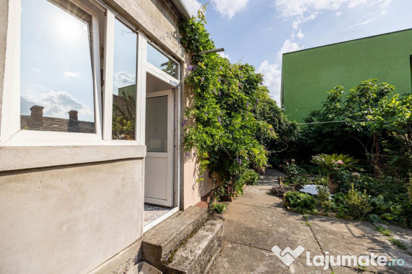 Locație excelentă: Spațiu comercial Reprezentanță sa... 