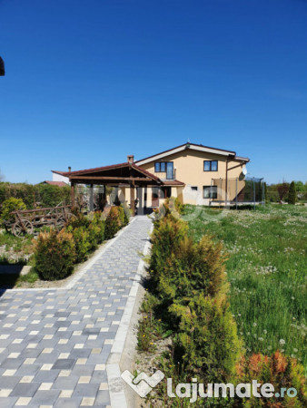 Casa la 5 minute de Fagaras Ultramoderna 300 mp utili la che 