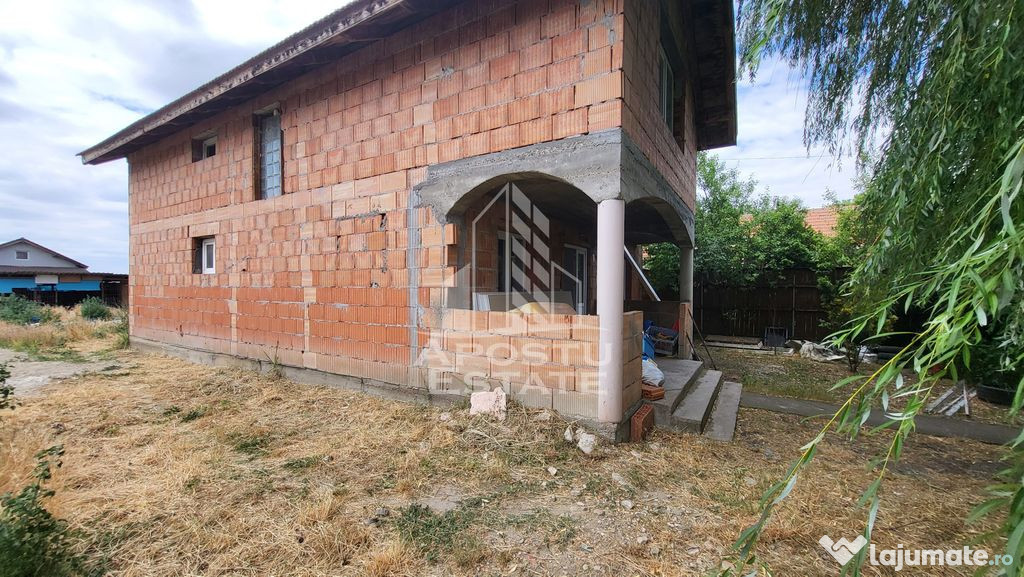 Casa individuala cu 7 camere,si teren de 550 mp,Dudestii Noi 