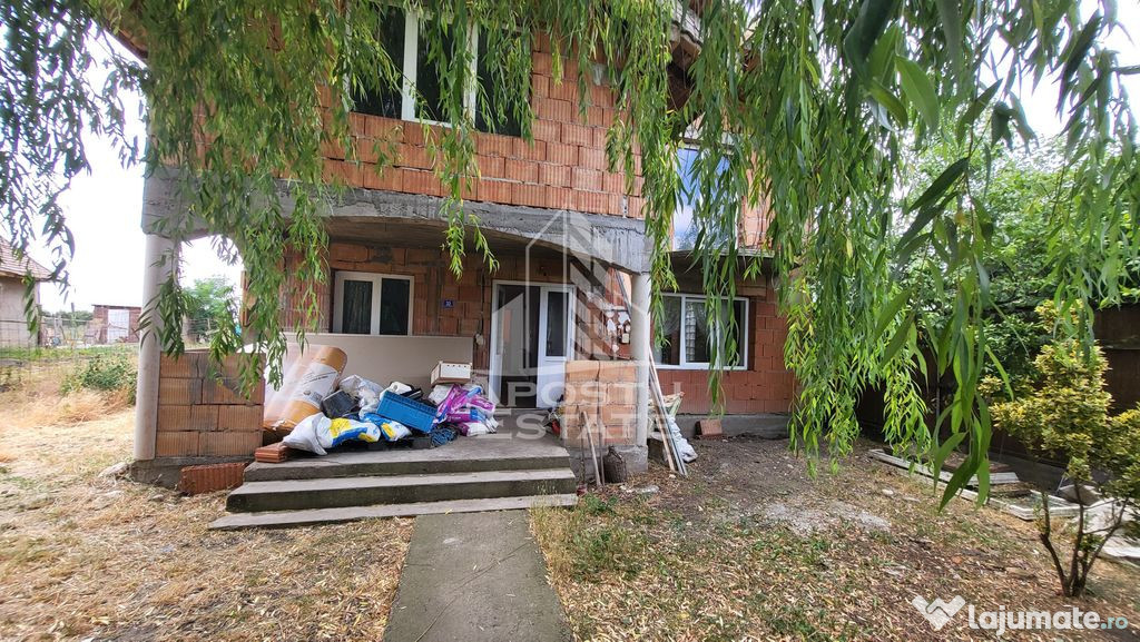 Casa individuala cu 7 camere,si teren de 550 mp,Dudestii Noi 