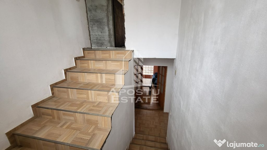 Casa individuala cu 7 camere,si teren de 550 mp,Dudestii Noi 