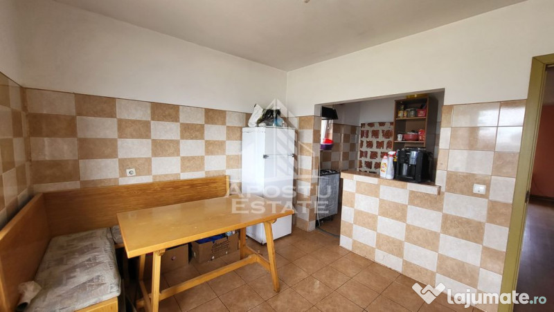 Casa individuala cu 7 camere,si teren de 550 mp,Dudestii Noi 