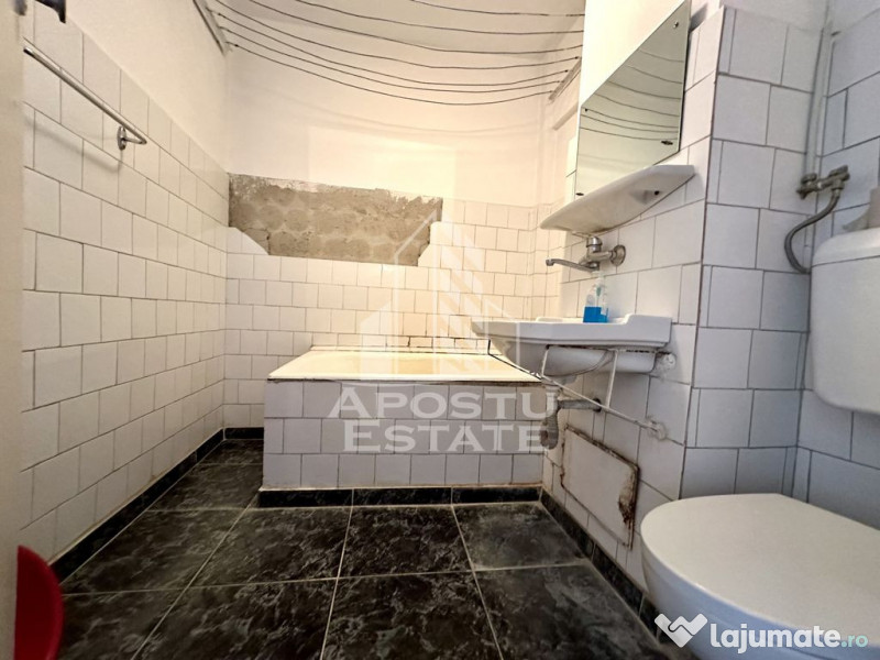 Apartament 3 camere, zona Sagului 