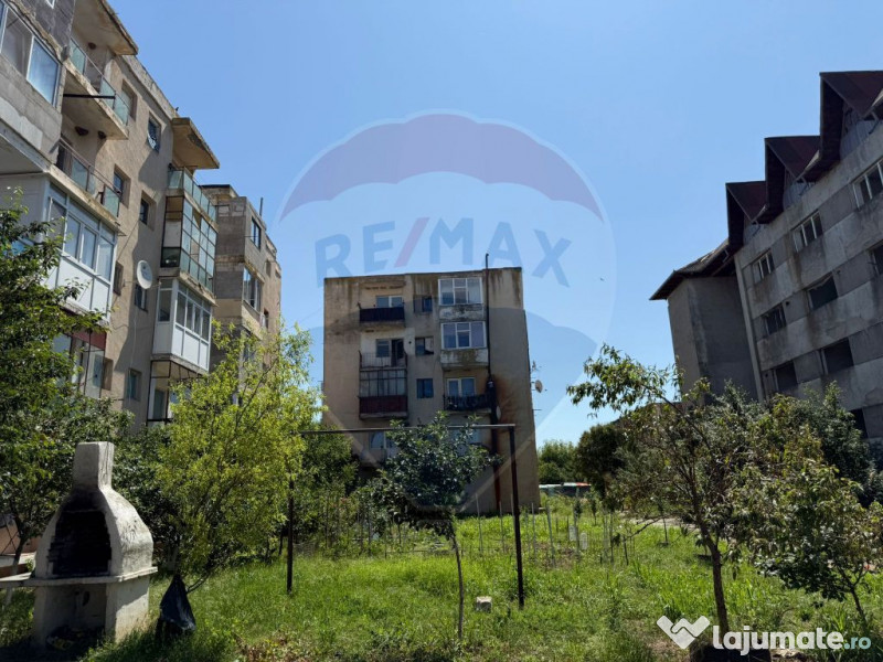 Bloc P+4 de vanzare, 40 apartamente, 2300 mp utili, BABADAG