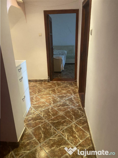 Apartament 3 camere , zona centrala -Inspectoratul Scolar ,d