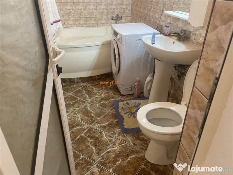 Apartament 3 camere , zona centrala -Inspectoratul Scolar ,d