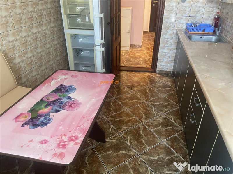 Apartament 3 camere , zona centrala -Inspectoratul Scolar ,d