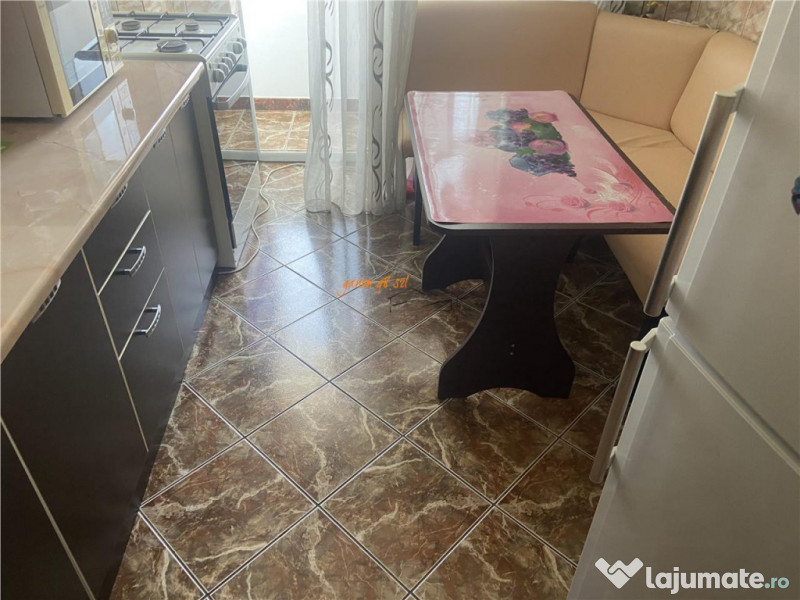 Apartament 3 camere , zona centrala -Inspectoratul Scolar ,d