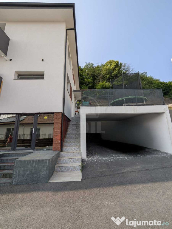 Casa cuplata, finisata complet mobilata si utilata, zona Teilor