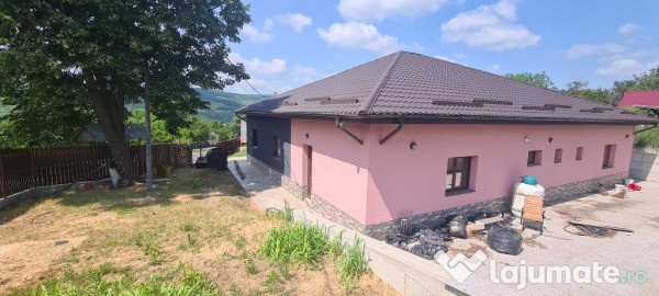 OFERTA* Cladire multifunctionala 200mp cu 2370mp Teren