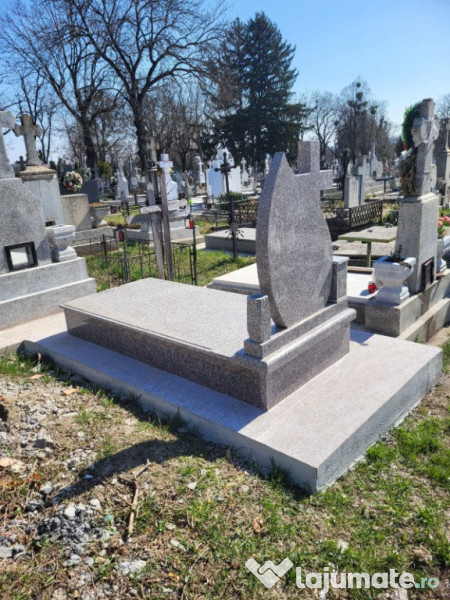 Loc de veci cu 2 cripte suprapuse Cimitirul Eternitatea Iasi 