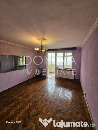 Apartament 3 camere *etaj 2 - decomandat* - str. Zambilelor
