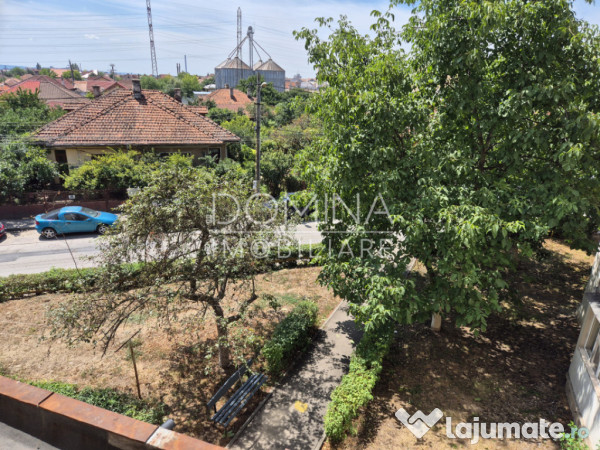 Apartament 3 camere *etaj 2 - decomandat* - str. Zambilelor