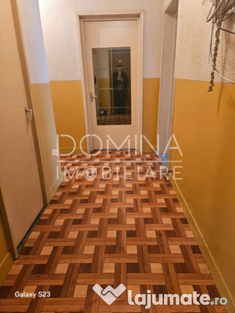 Apartament 3 camere *etaj 2 - decomandat* - str. Zambilelor