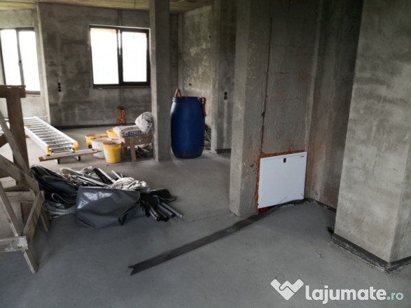 Casă P+1+M, 370 mp, teren 70 ari, Livezile, la 9 km de Bistrița