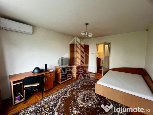 Apartament o camera, etaj 4, bloc anvelopat, Complexul St... 