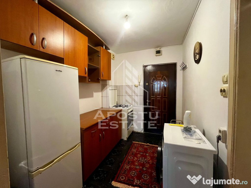 Apartament o camera, etaj 4, bloc anvelopat, Complexul St... 